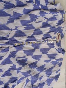 Blue &amp; White Print Ikat Kurti