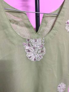 Lucknow A-line Chikankari Kurti With Inside Lini