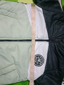 Brand New Kids Jacket 🧥 (Upto 3 Years)