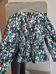 Zara Floral V Neck Peplum Puff Sleeve Top