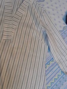Blue N White Motifs Kurta, Sleeveless+ 1