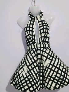 BACKLESS SHORT FROCK