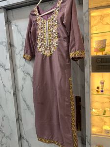 Lavender embroidered kurta