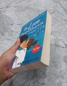 &#34;The Love Hypothesis&#34; by Ali Hazelwood