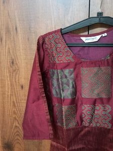 Women Maroon Kurta