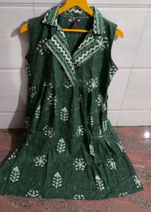 Green Printed Sleeveless Tunic Top