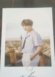 BTS JIMIN PHOTOCARDS WITH HIS SIGNATURE AND GET BTS LOGO PHOTOCARD AS FREEBIE (6+1=7) PHOTOCARDS