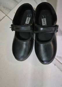 Black And White Casual School Shoes Girls. 2 Pairs