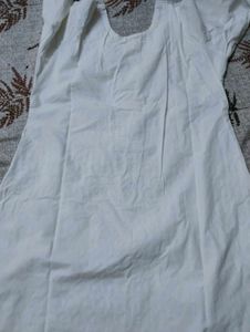 White Embroidered Kurta And Paint