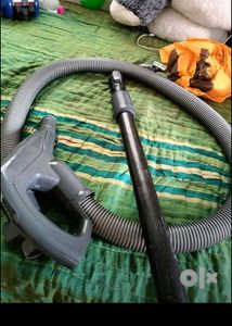 LG Kompressor Vacuum Cleaner 1800W