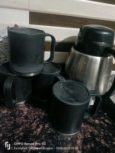 Basik Flask & 4 Cups set