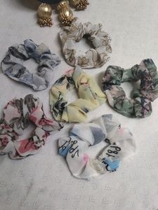 Price Drop 🎊🎊🎊Combo Of 4 Printed Scrunchies