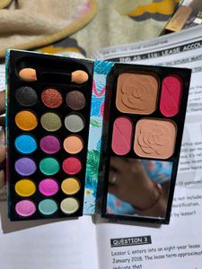 FabSecret Eyeshadow Palette &amp; Floral Wallet