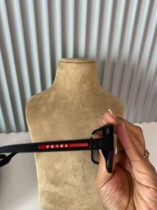 Stylish Black Sunglasses 🕶️