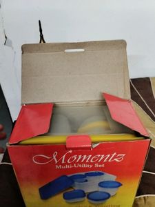 BRAND NEW Set 7 PCS Plastic Containers