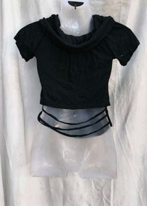 192610. Black Ruffled Top