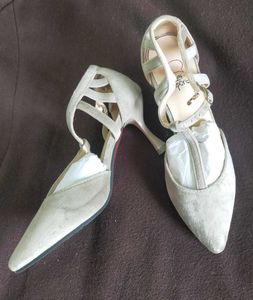 Elegant Gray Suede Heels