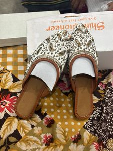 Embroidered Ethnic Flats