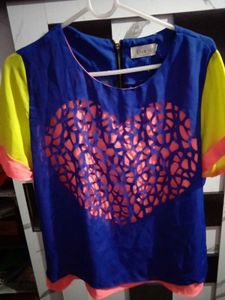 Eliva H Colorblock Heart Top