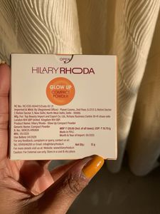 Hilary Rhoda Glow Up Compact Powder