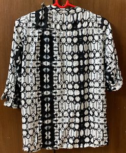 Black &amp; White Roll Up 3/4 Sleeves Woman Top