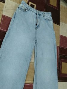 Wide Leg Light Wash Jeans
