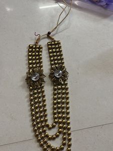 Golden 4 lined necklace