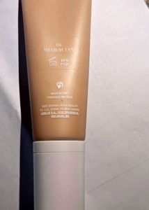 Huda Beauty Glowish Skin Tint