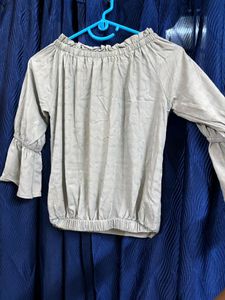 Off shoulder Crop Top