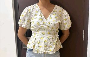 Sweet Wrap Top Bright Flowers