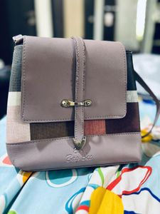 Stylish Lavender Sling Bag with 4 Compartments
