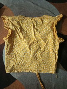 Floral Ruffle Sleeve Crop Top