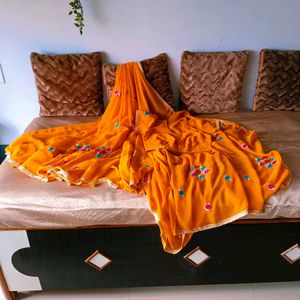 🛍️Elegant Yellow Floral Saree⭐⭐⭐⭐⭐