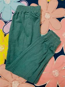 Roaster Women Green Solid Cotton Jogger’s