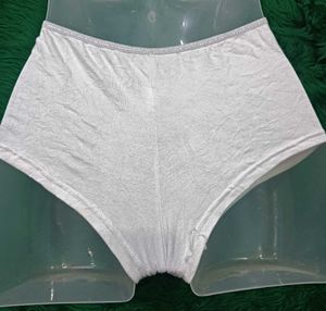 White Cotton 🇲🇾Briefs