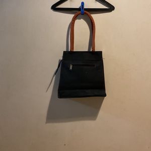 Unique Black &amp; Tan Shoulder Bag