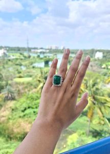 Elegant Emerald-Colored Statement Ring