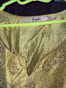 Elegant grenGold Embroidered Kurta