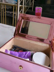 Restock - Faces Canada Mirror Vanity Box - Only 1 Unit Available