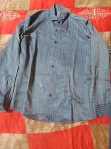 lining shirt with blue pan