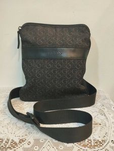 GUESS Crossbody Bag💥