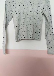 CROP TOP.