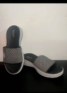 Comfortable women’s Sliders
