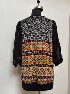 Patterned 3/4 Sleeve Top