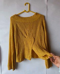 Gorgeous mustard glittery cutout sweater ✨