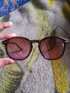Ray-Ban Womens-Girls Sunglass With UV Protection.