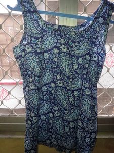 Short Sleeveless Kurti