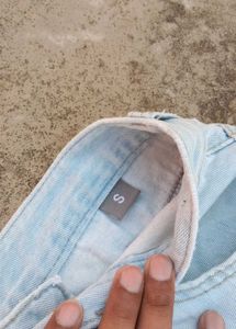 Light Wash High-Waisted Jeans
