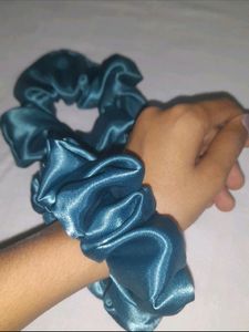 Set Of 2 Peacock Shade Hair Scrunchie💕