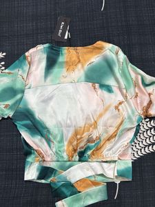 Kiwi girl top